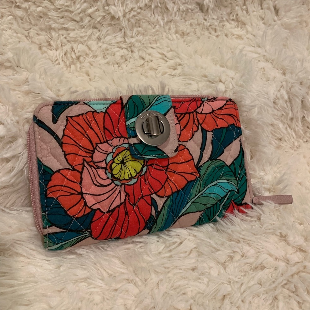 Vintage Floral Turnlock Wallet
